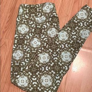 NWOT TC Lularoe leggings
